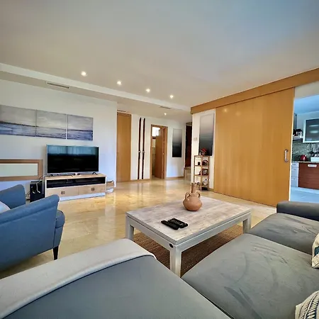 Los Monteros With Pool By Homing