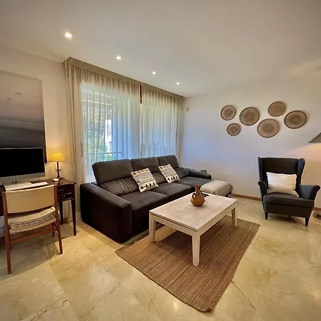 Los Monteros With Pool By Homing Marbella